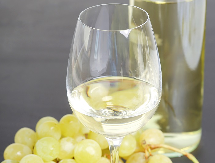 sauvignon blanc white wine in a glass