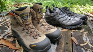 Hiking Boots: How to Choose a Comfortable & Protective Pair - Journalyst