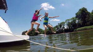 Fun-Boat-Day-With-Kids